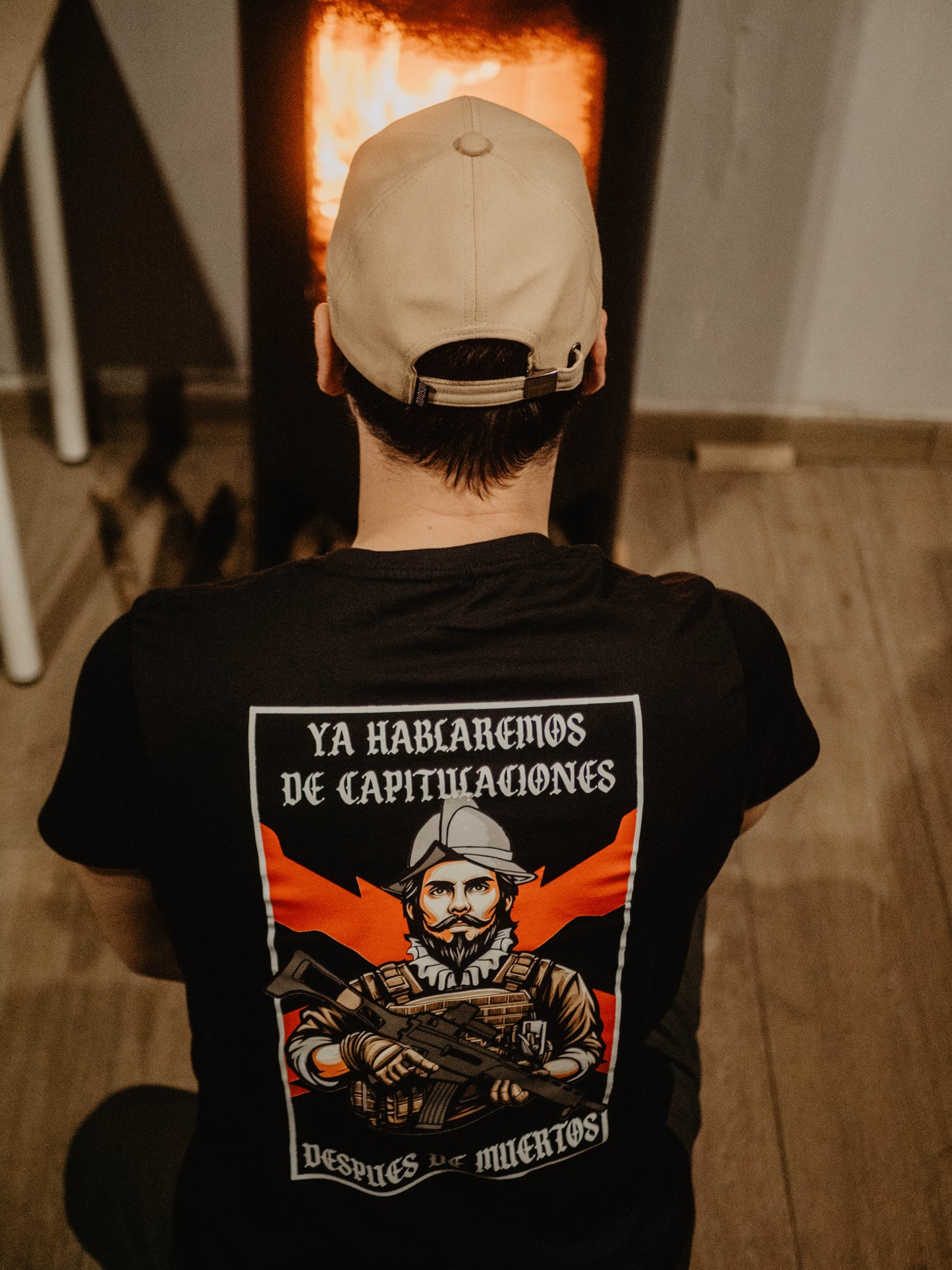 Camiseta “Después de Muertos” Civil Táctico x Bigote Táctico – Edición Colaboración